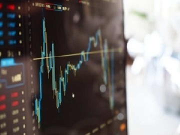 AI引领革新，何小鹏揭秘汽车行业变革，年研发投入500亿元打造AI汽车新纪元！